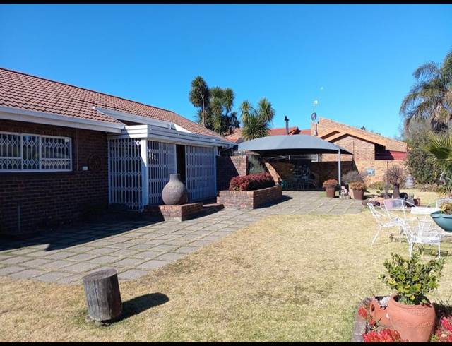3 BEDROOM HOUSE FOR SALE IN VANDERBIJLPARK SW 2